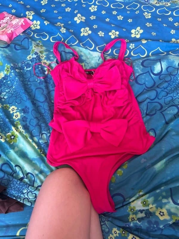 Zara Bright pink Zara cutout bow bodysuit, never worn small