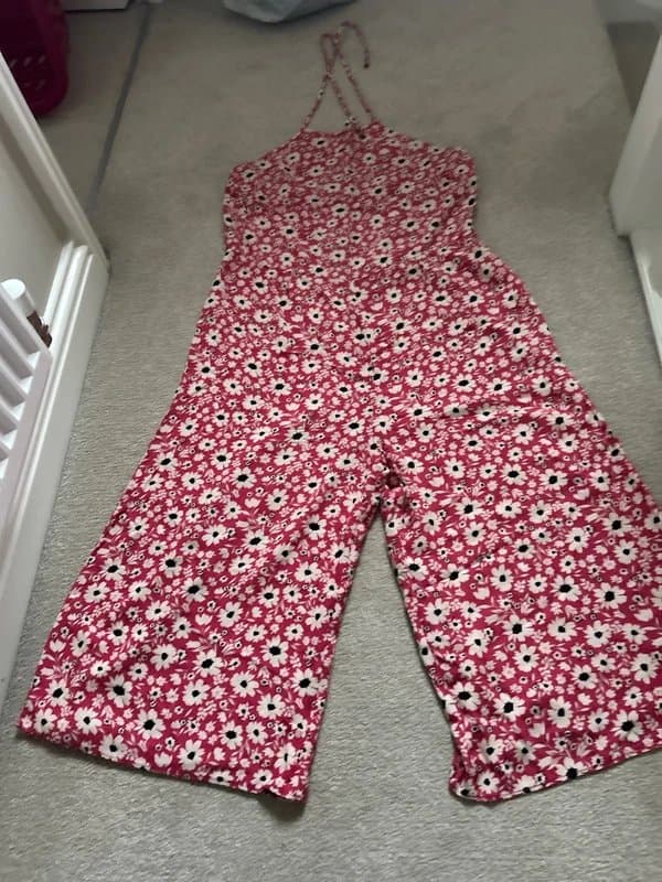 New Look Ladies cropped leg suit