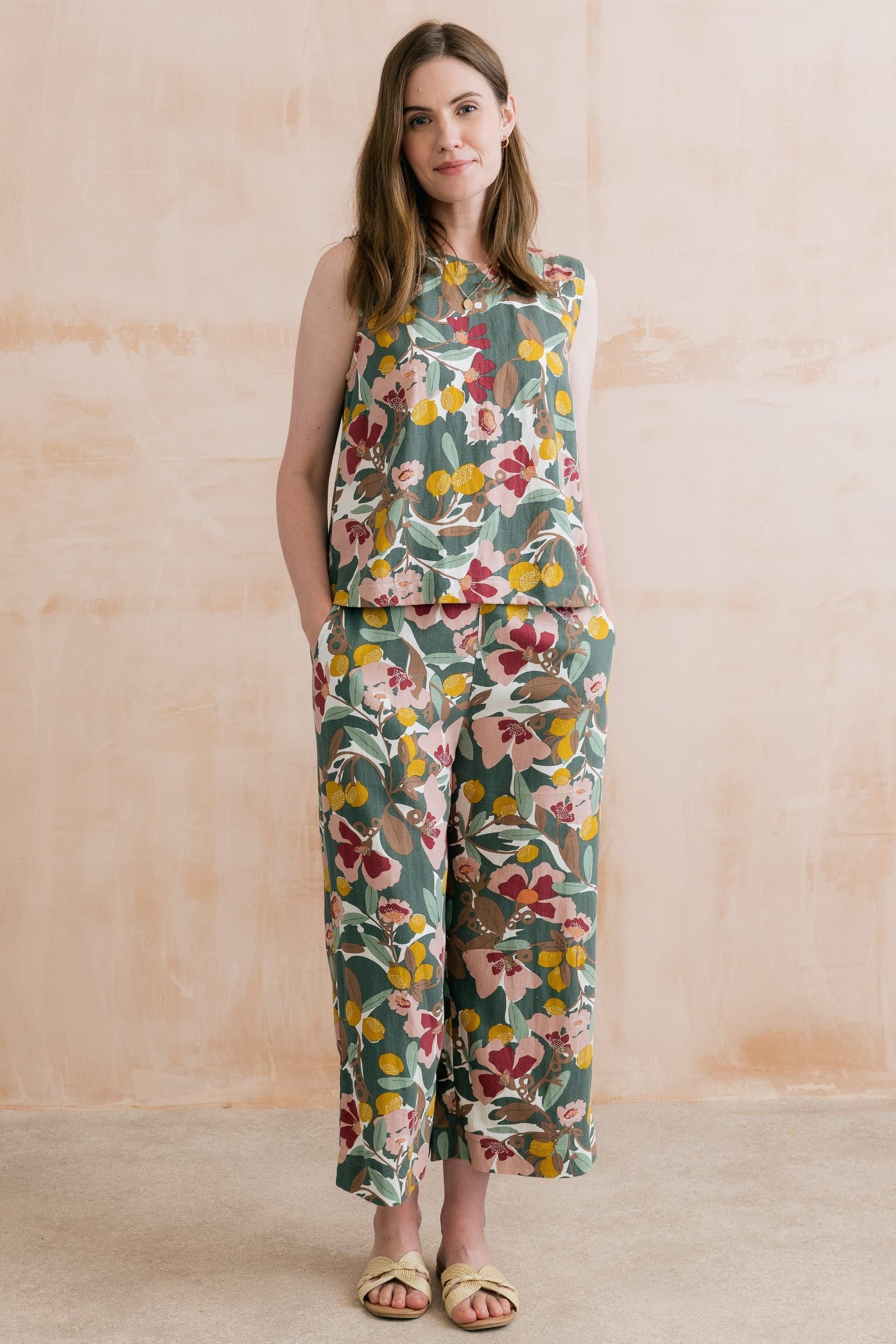Lily & Me Lily & Me Women's Greta Print Cropped Trousers in Green - 4