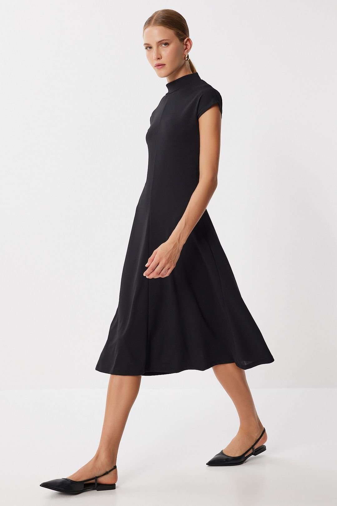 Happiness Istanbul Happiness Istanbul Women's A-line midi dress with half turtleneck in Black