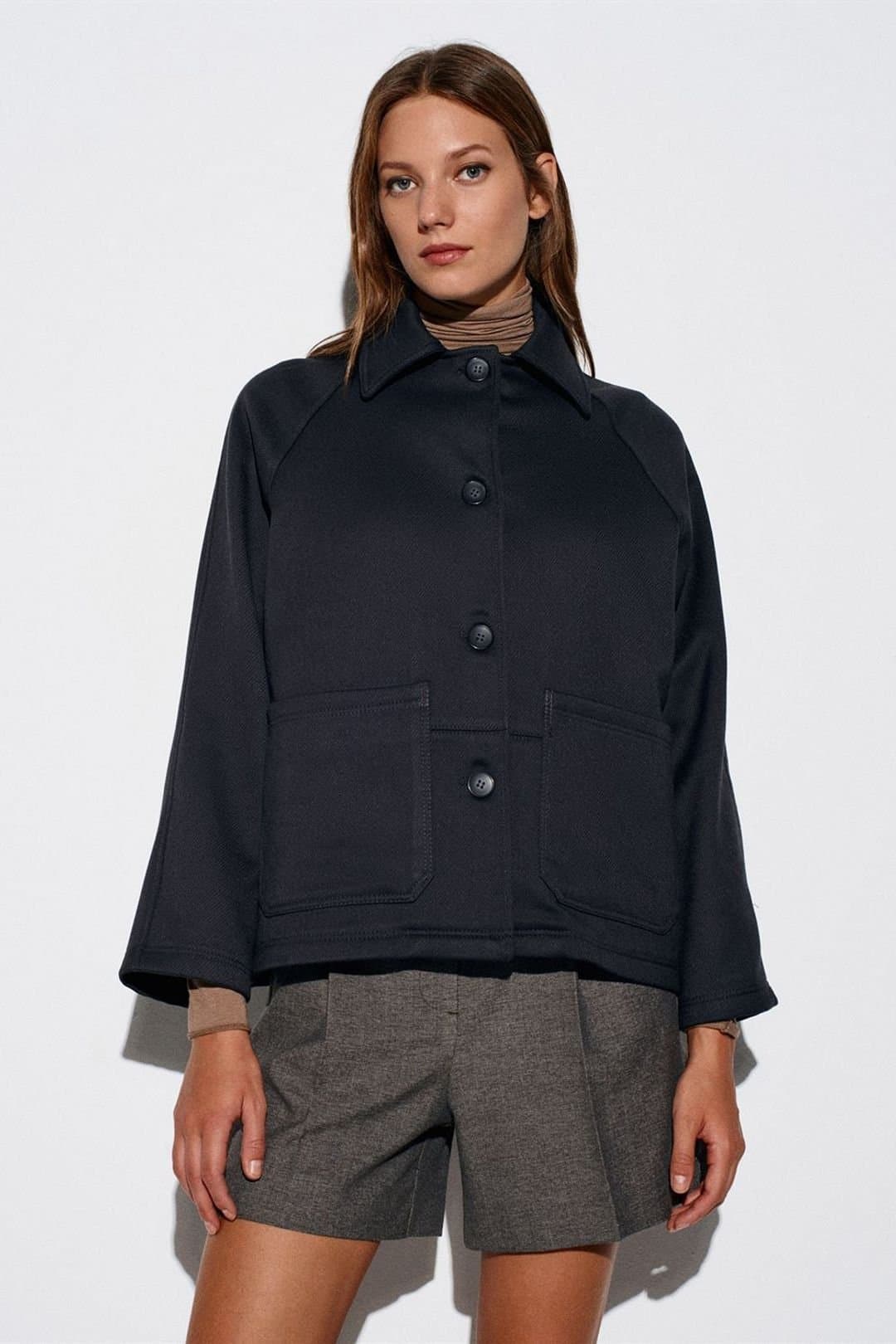 Dilvin Dilvin Women's Oversized Plush Woven Button Jacket in Black