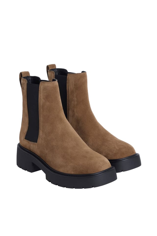 Calvin Klein Calvin Klein Women's Chunky Chelsea Boot Suede Classic Taupe - 2