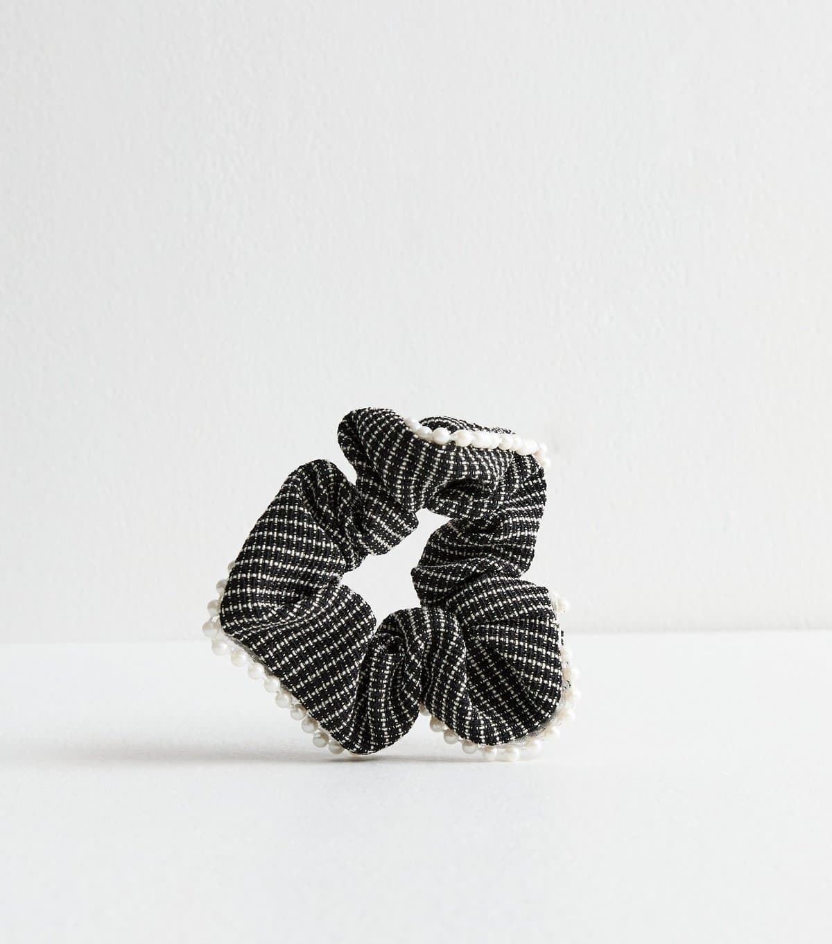 New Look Black Faux Pearl Trim Dogtooth Scrunchie New Look