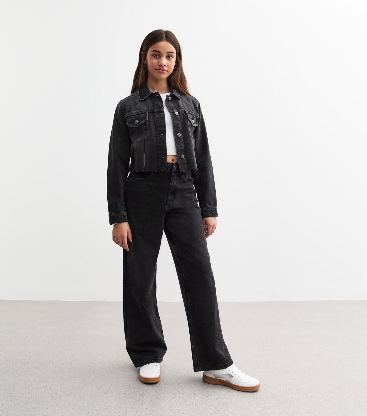 New Look Girls' Black Cropped Distressed Denim Jacket New Look - 3