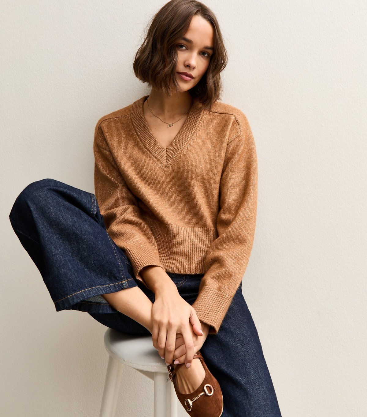 New Look Women's Camel Cropped V-Neck Knitted Jumper New Look - 2