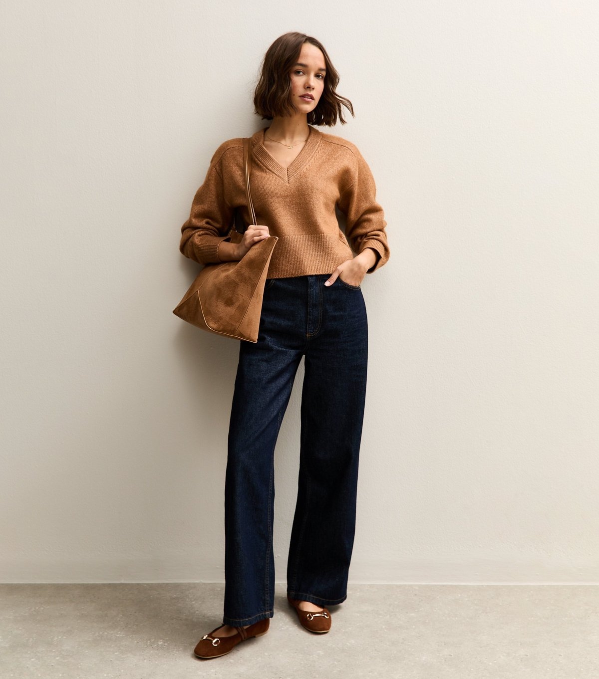 New Look Women's Camel Cropped V-Neck Knitted Jumper New Look - 3