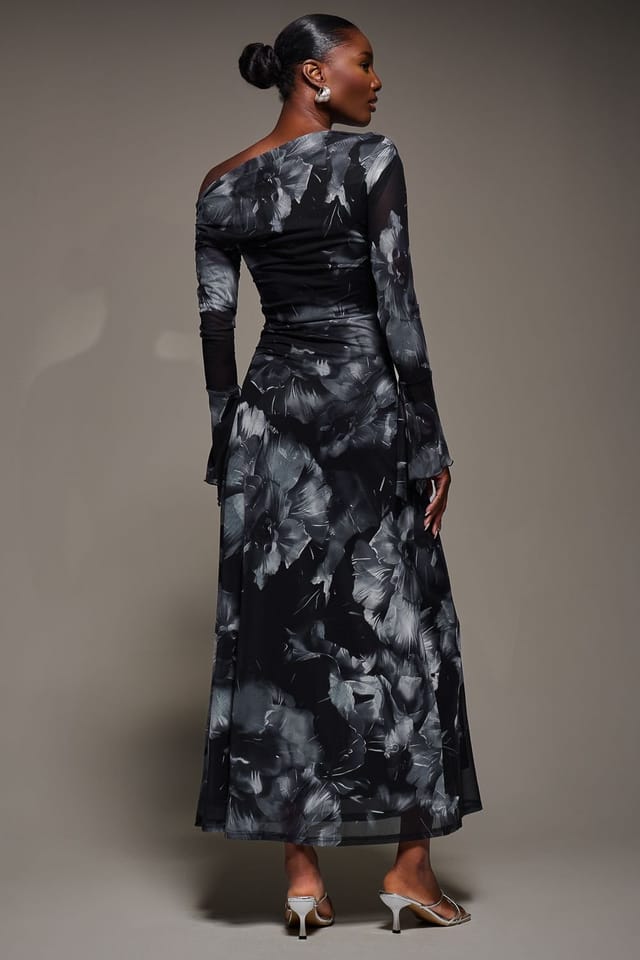 Jolie Moi Jolie Moi Women's Long Sleeve Slash Neck Maxi Dress in Black - 2