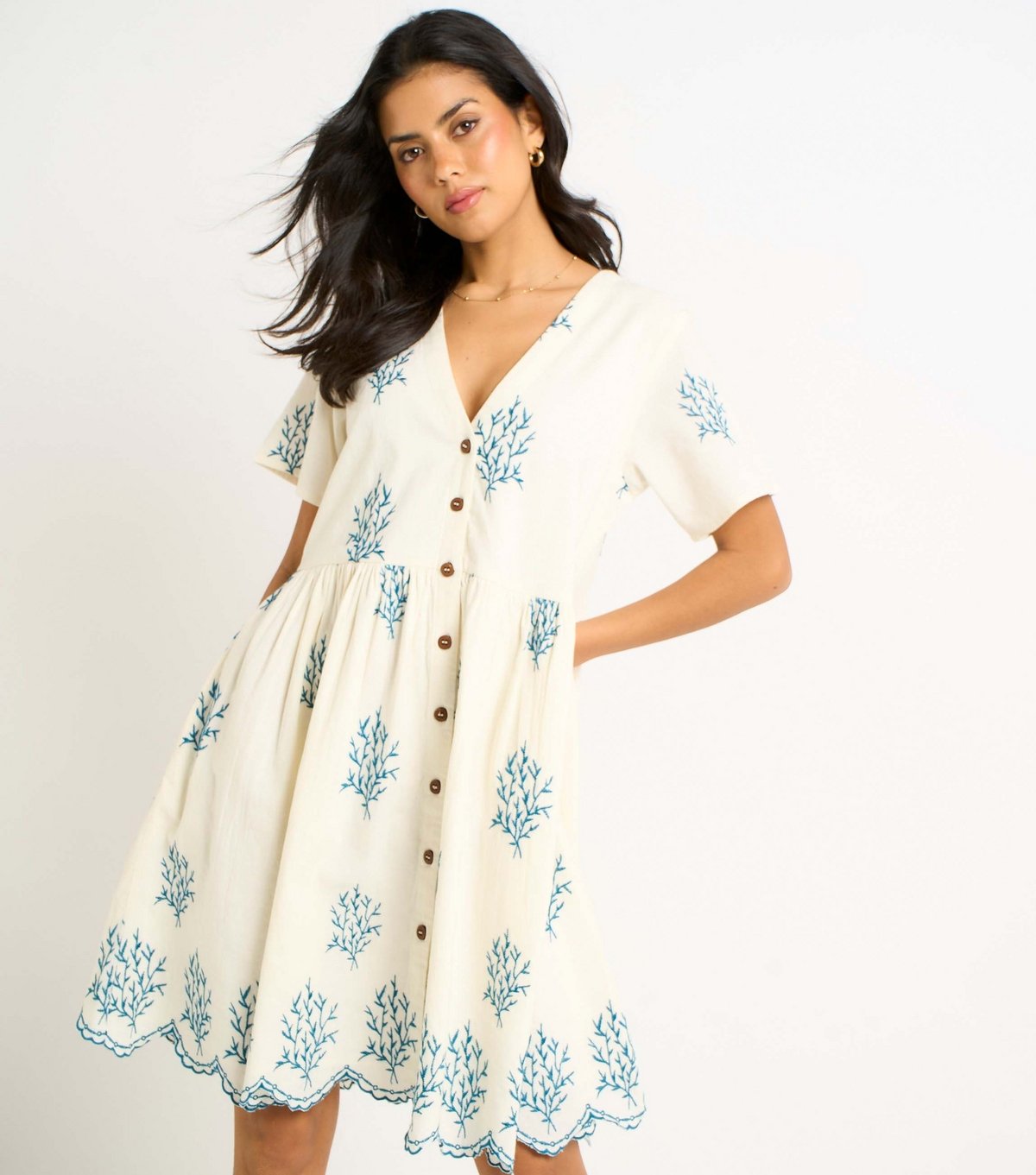 Gini London Women's Off White Floral Embroidered Smock Mini Dress Gini London New Look - 3