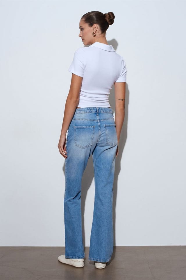 Dilvin Dilvin Women's Low-waist Bootcut Denim Jeans in Mid Blue - 2