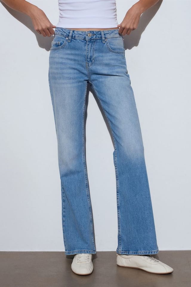 Dilvin Dilvin Women's Low-waist Bootcut Denim Jeans in Mid Blue - 3