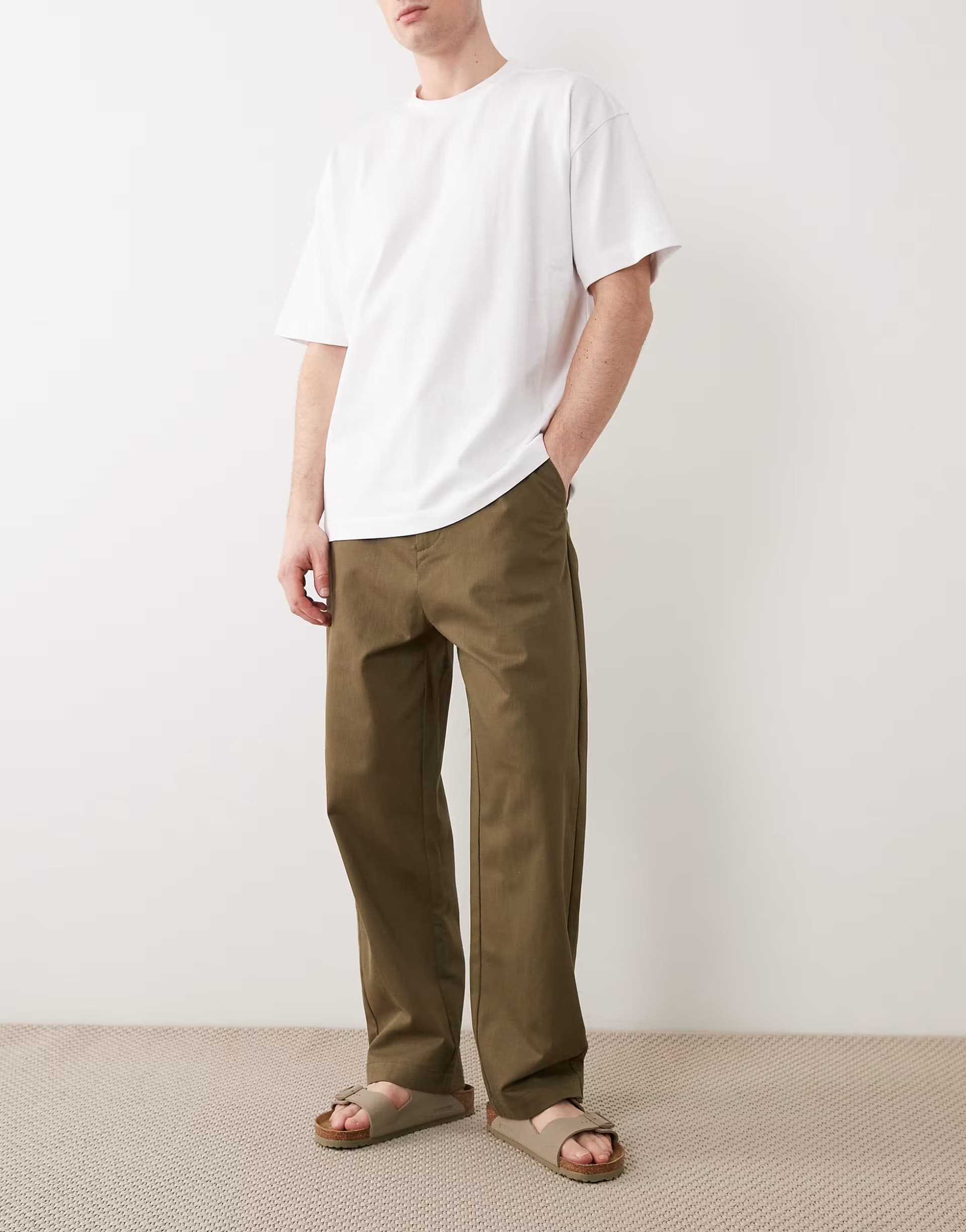 ASOS ASOS DESIGN relaxed tapered elasticated trouser in khaki