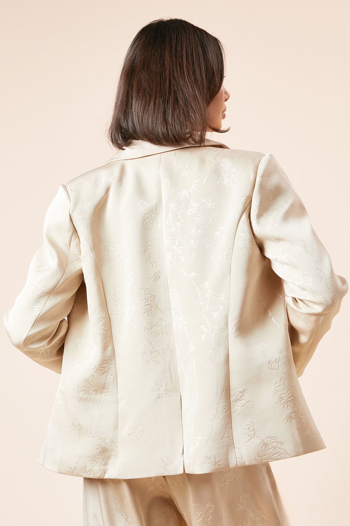 Dorothy Perkins Dorothy Perkins Women's Single Breasted Satin Jacquard Blazer in Neutral - 3