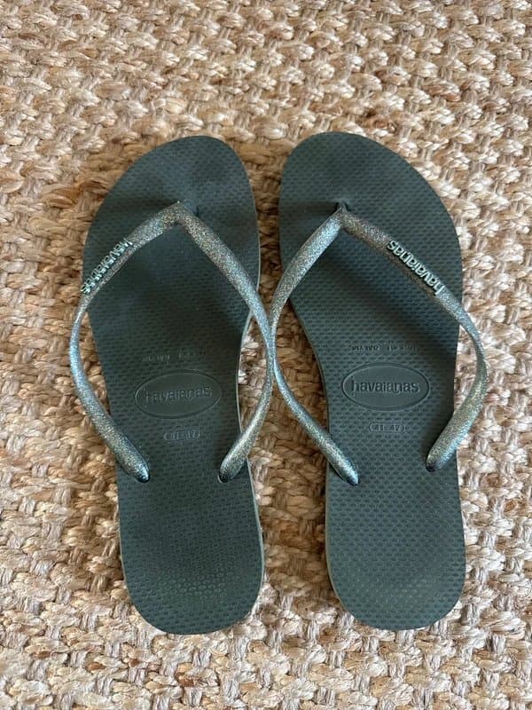 Havaianas Havaianas Slim Glitter Flip Flops Khaki Green - Size 41/42 Excellent Condition