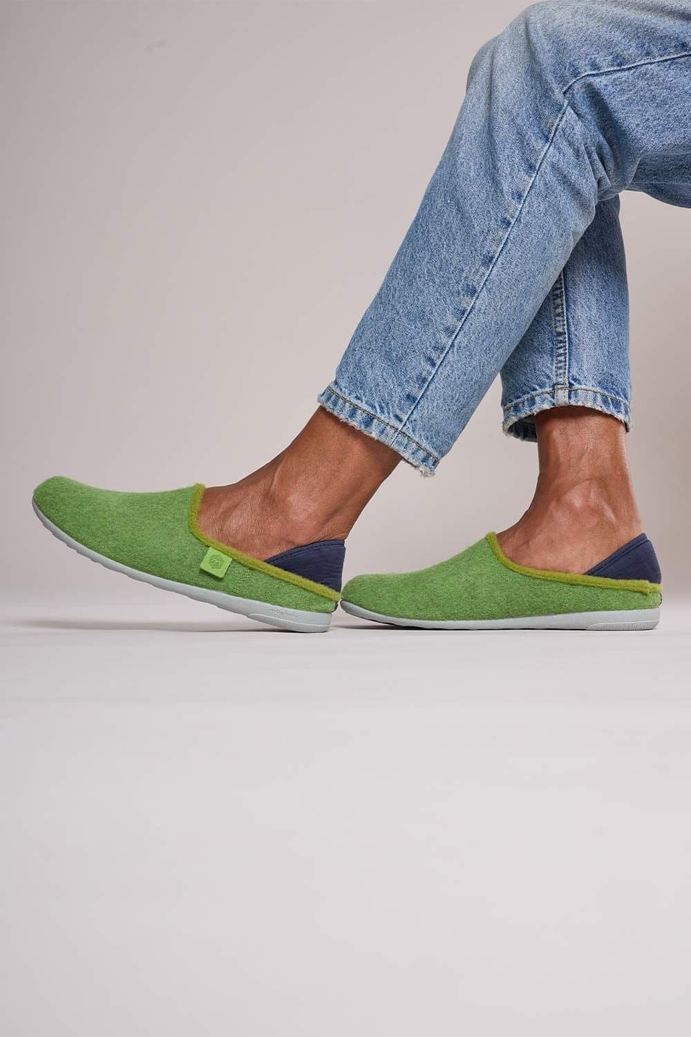 Moshulu Moshulu Men's 'Matmi' Felt Slippers in Green