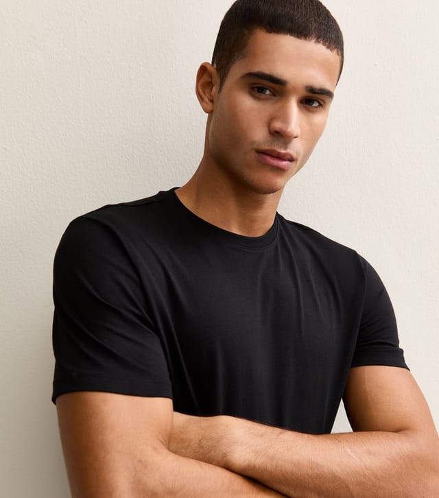 New Look Men's Black and White 2 Pack of Regular Cotton T-Shirts New Look - 2