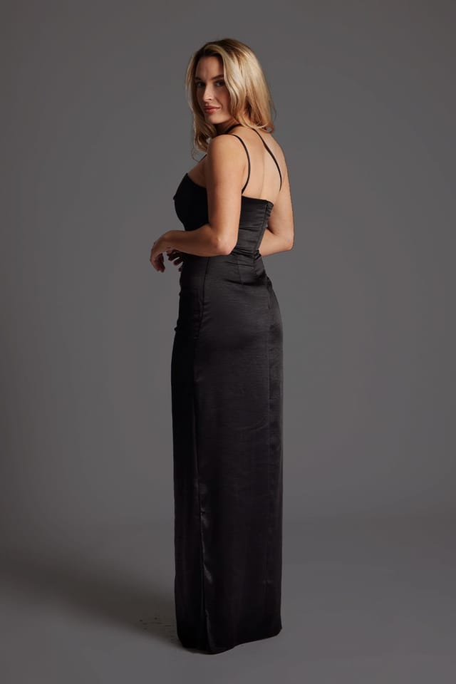 Vesper Vesper Women's Cross-strap Ruched Waist Maxi Dress in Black - 3