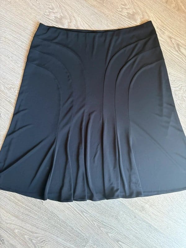 Marks & Spencer Marks & Spencer Black Flared Midi Skirt UK 20 Elegant Panel Detail - 1