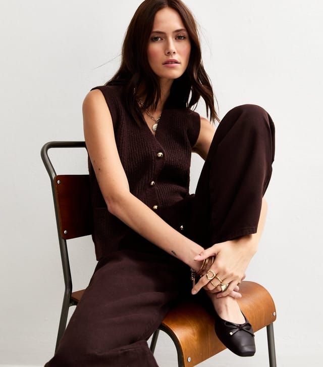 New Look Women's Dark Brown Button Up Chunky Knit Waistcoat New Look - 2