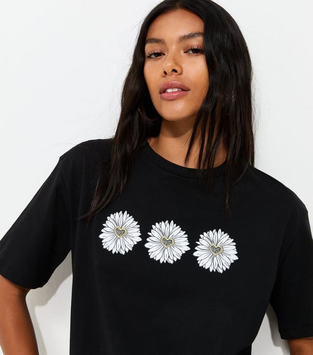 New Look Women's Black Cotton Boxy Daisy Print Lace Hem T-Shirt New Look - 3