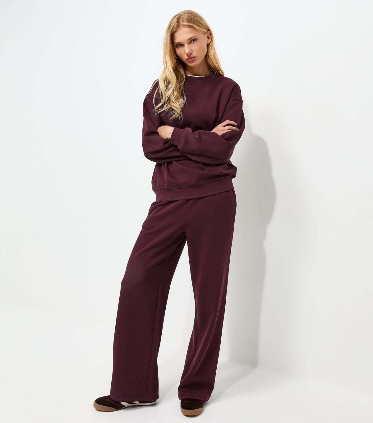 New Look Women's Dark Burgundy Cotton Rich Wide Leg Joggers New Look - 1