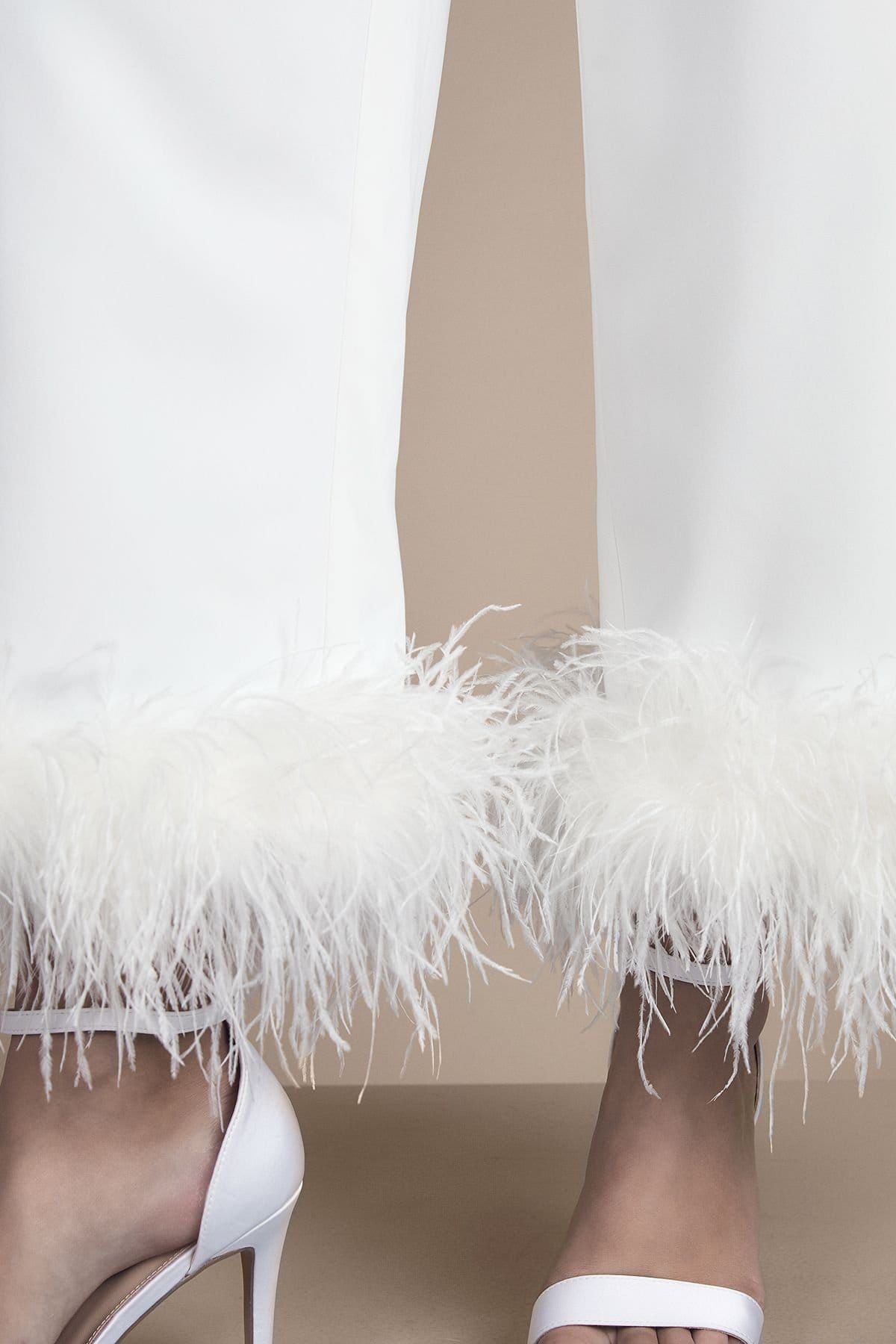 Coast Coast Women's Feather Trim Cropped Trouser in Ivory - 4