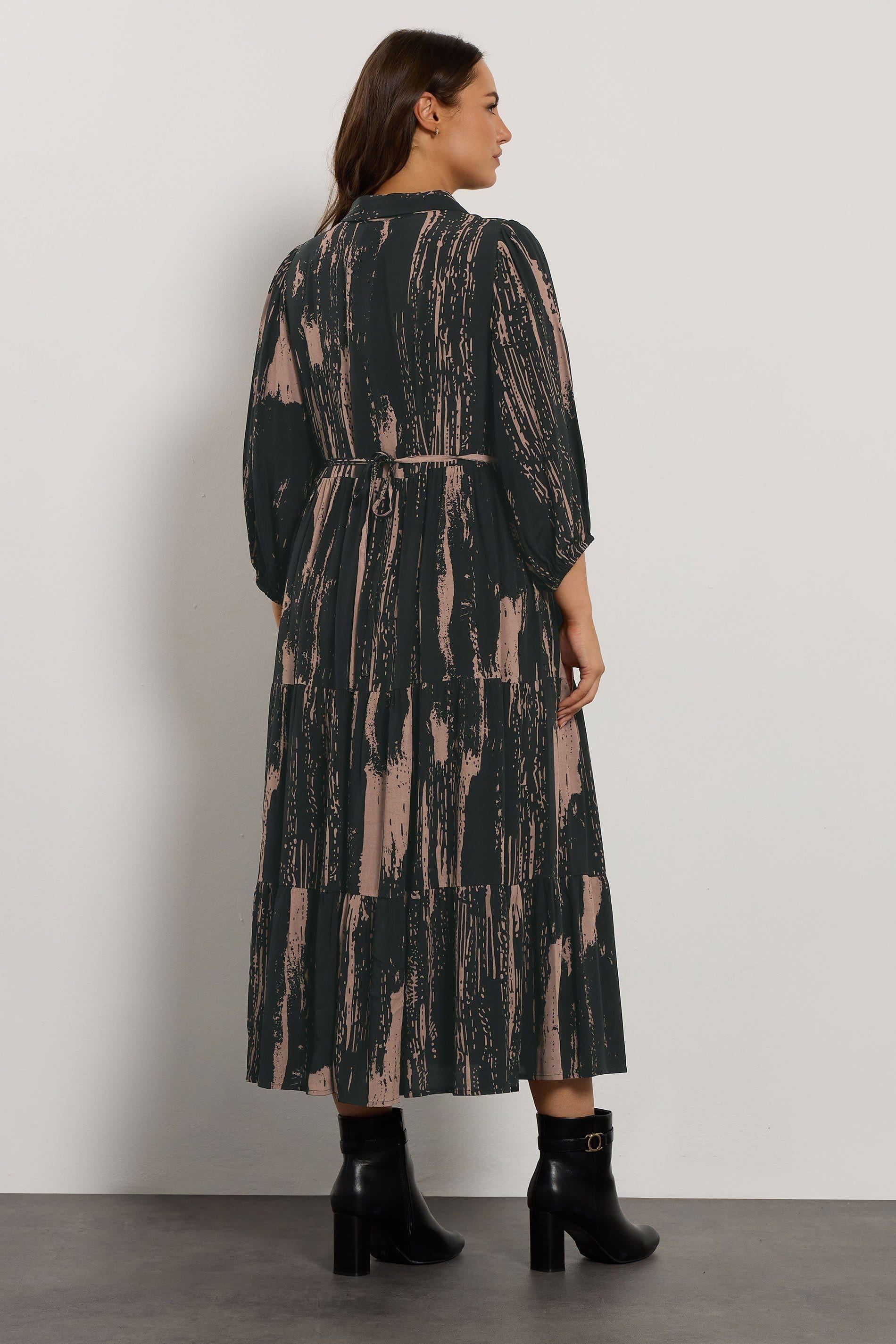 Evans Evans Women's Premium Tiered Maxi Dress in Black - 4