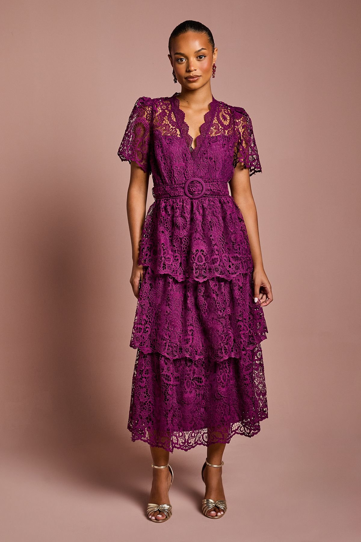 Coast Coast Women's Petite Short Sleeve V Neck Tiered Lace Midi Dress in Plum - 2