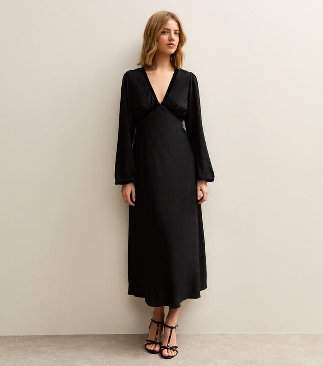 New Look Women's Black Plisse V-Neck Midi Dress New Look - 3