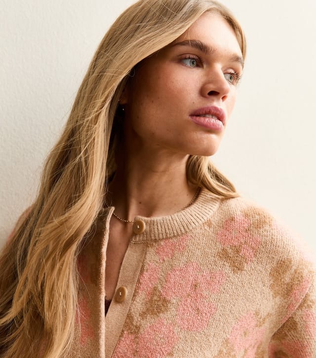 New Look Women's Camel Floral Midweight Crewneck Cardigan New Look - 3