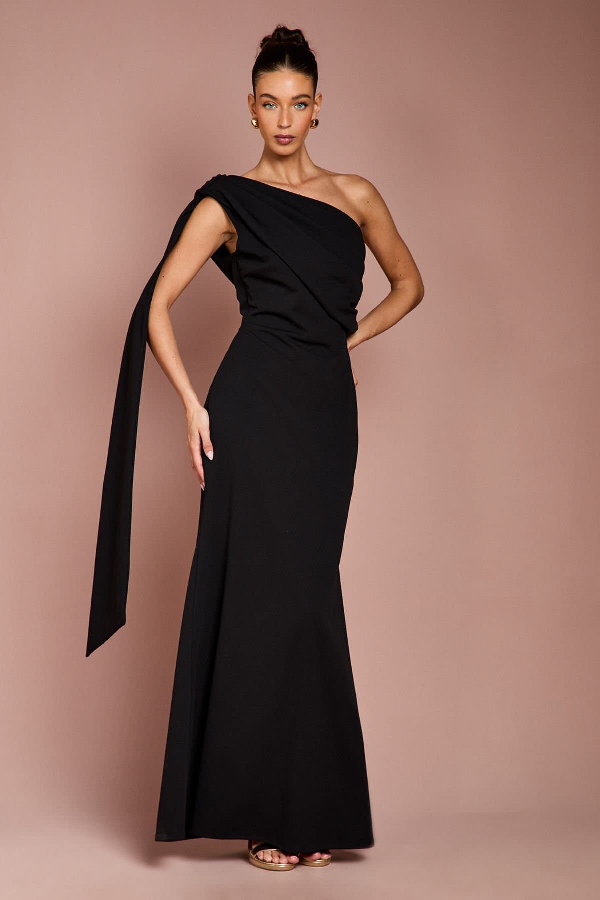 Coast Coast Women's One Shoulder Stretch Crepe Maxi Dress in Black