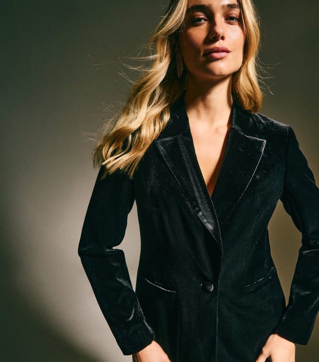 New Look Women's Black Velvet Single Breasted Blazer New Look - 2