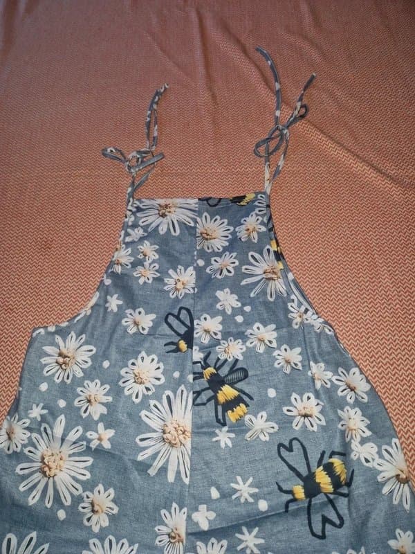 Shein Size small womens floral been pattern strappy wide leg jumpsuit