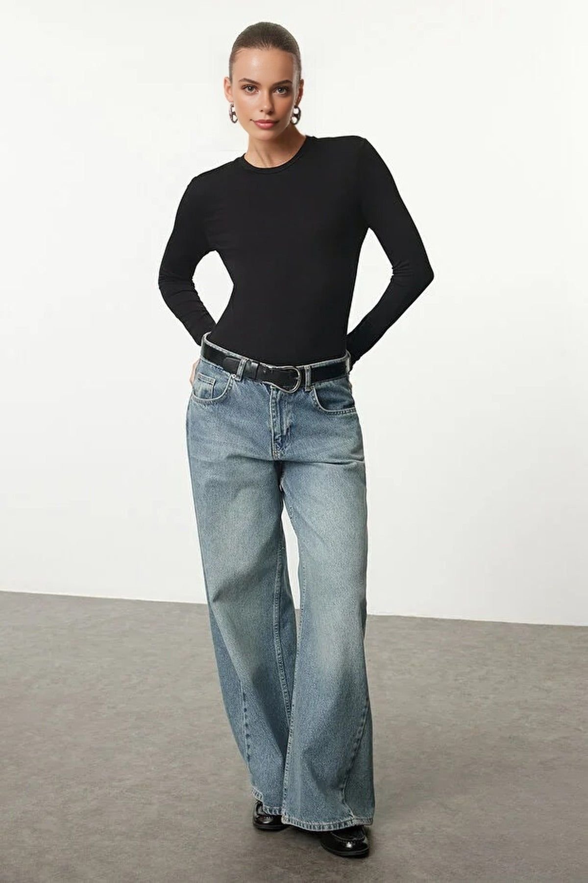 WOVCOR WOVCOR Women's Crew Neck Long Sleeve Knit Bodysuit in Black - 2