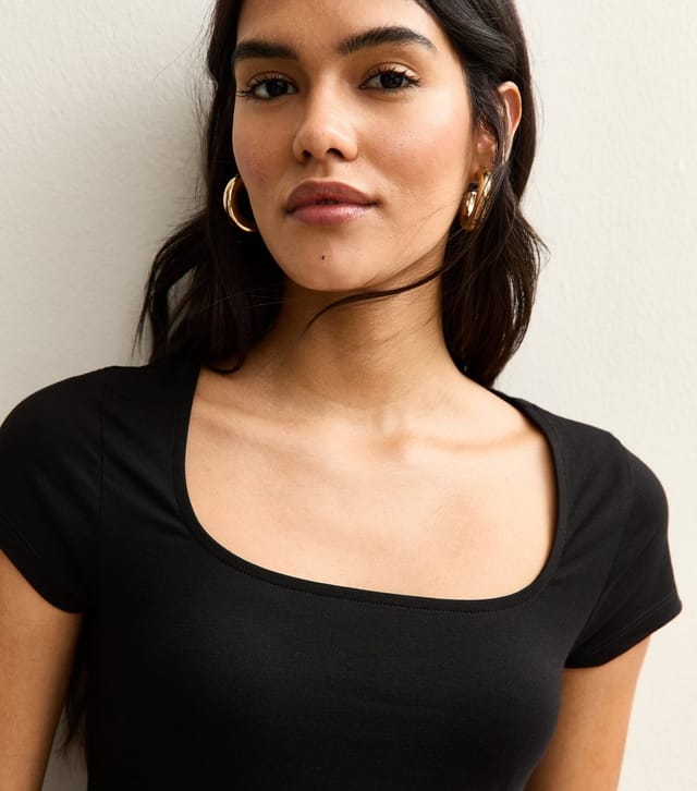 New Look Women's Black Square Neck T-Shirt New Look - 2