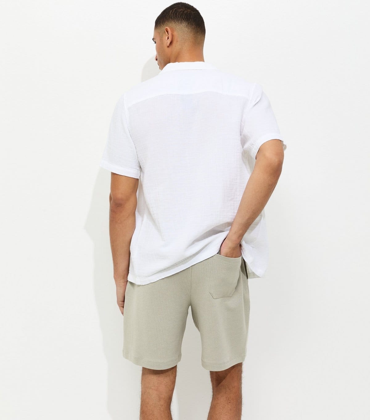 New Look Men's Khaki Regular Textured Pull On Shorts New Look - 4