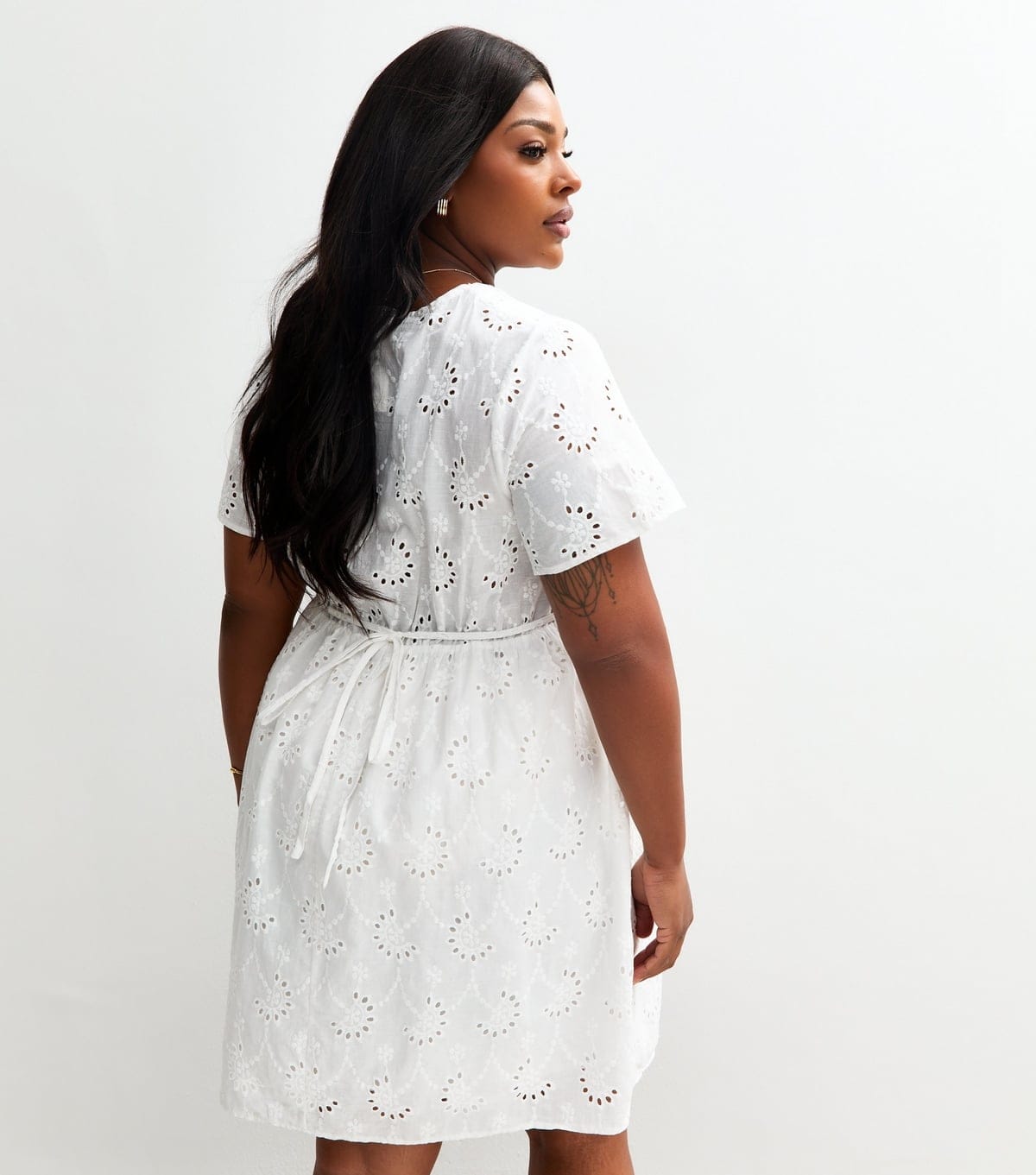 New Look Women's Plus Size White Broderie Anglaise Mini Dress Curves New Look - 4