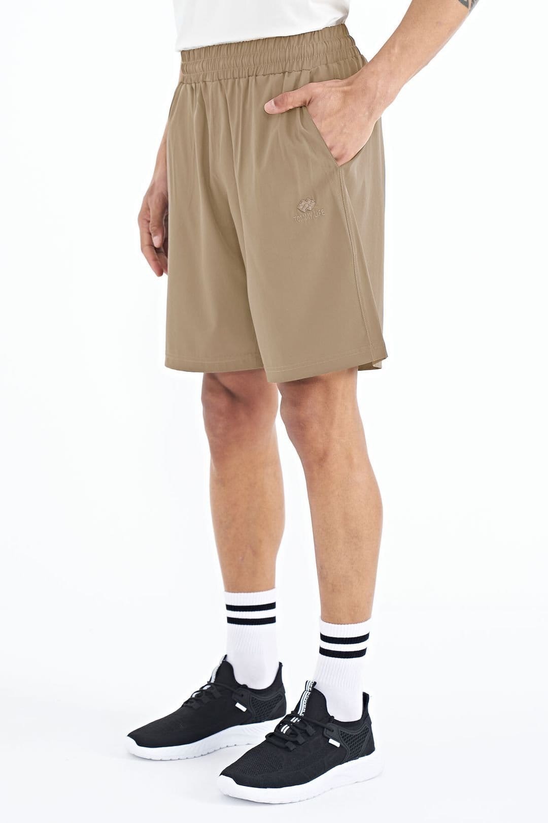 Tommy Life Tommy Life Men's Regular-fit Wide-leg Shorts in Khaki - 4