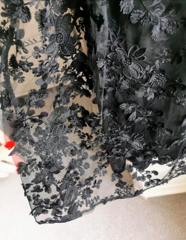 LuLu´s Stunning embroidered black lace floral dress from Lulus – XXL (fits size 18–20)