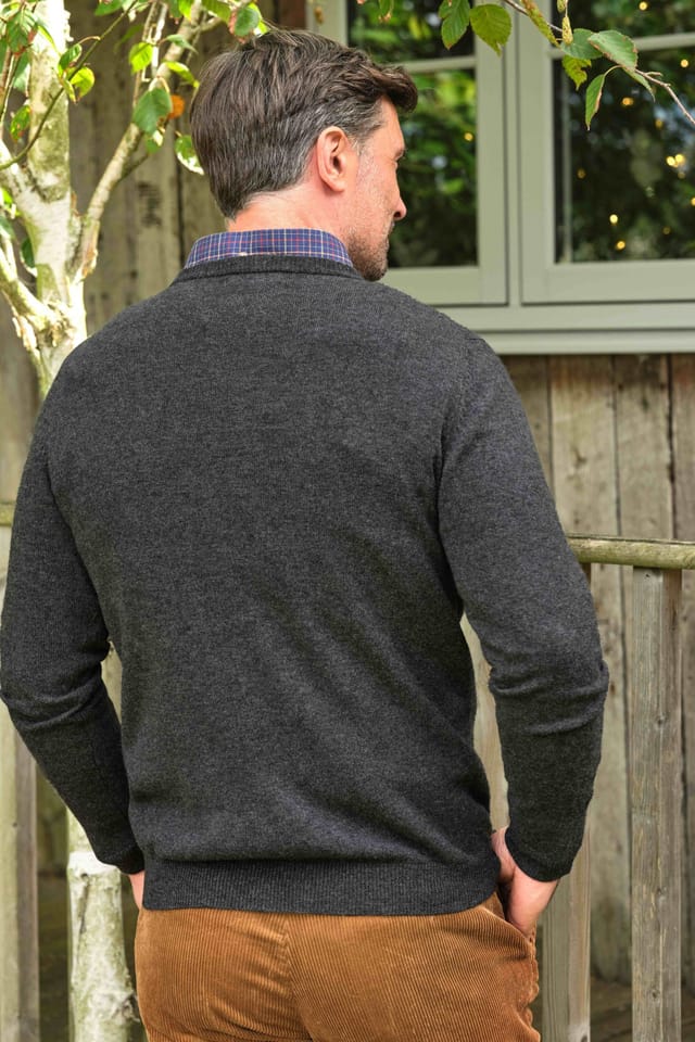 WoolOvers WoolOvers Men's Cashmere & Merino Crew Neck Jumper Mens in Charcoal - 2