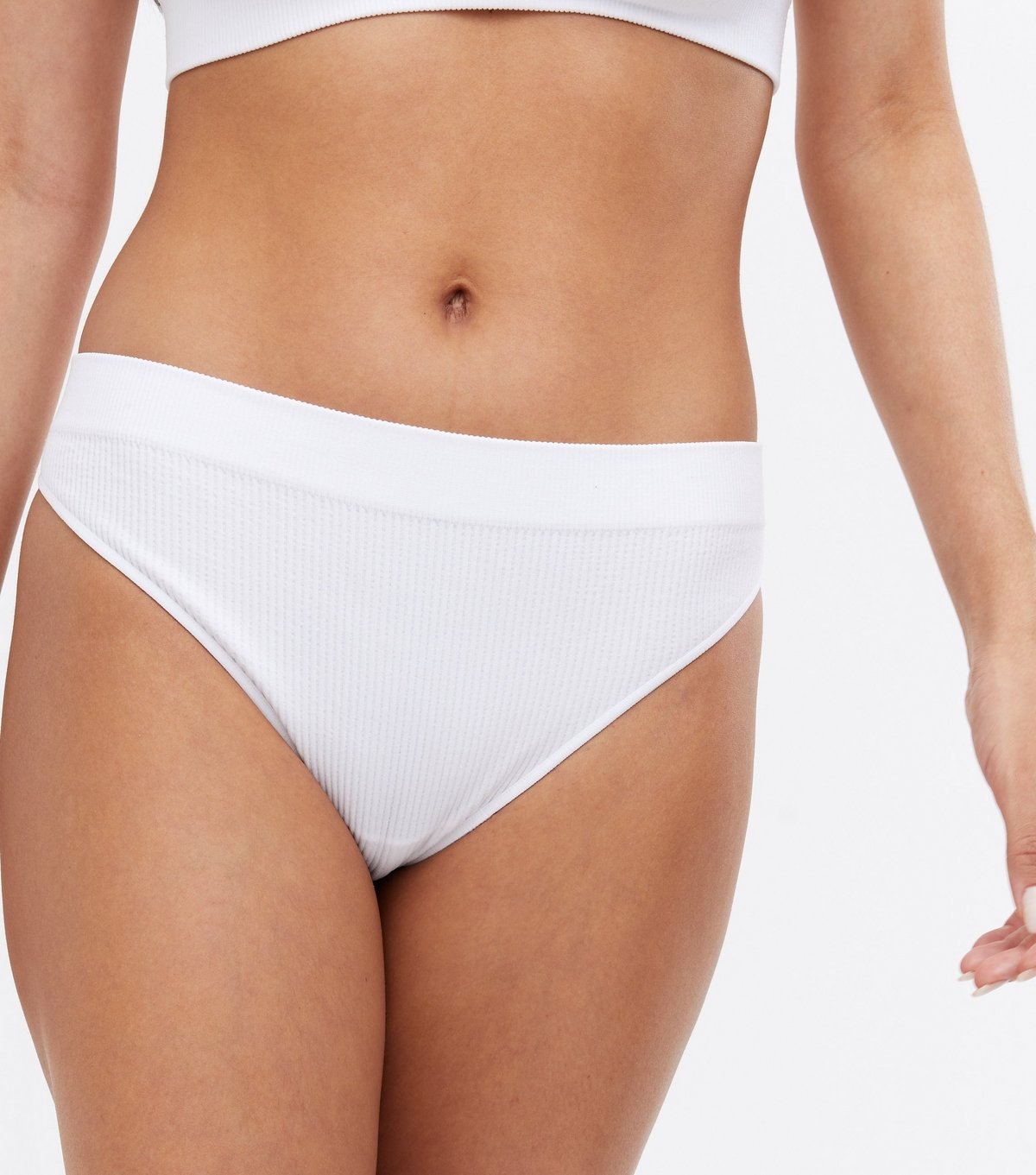 New Look Women's White Ribbed Seamless Thong New Look - 2