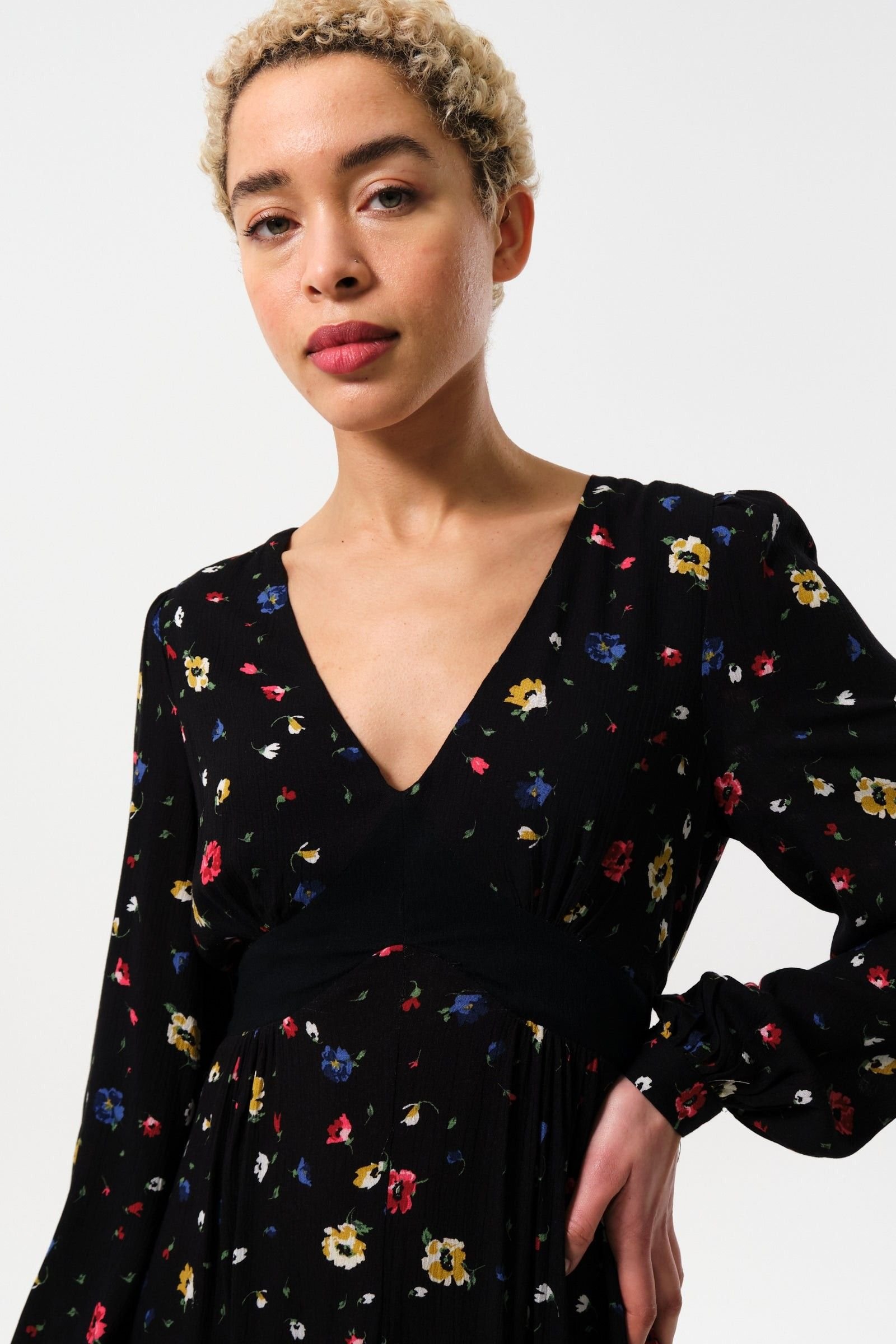 Louche Louche Women's Melany Pick A Mix Print V-Neck Midi Dress in Black - 4