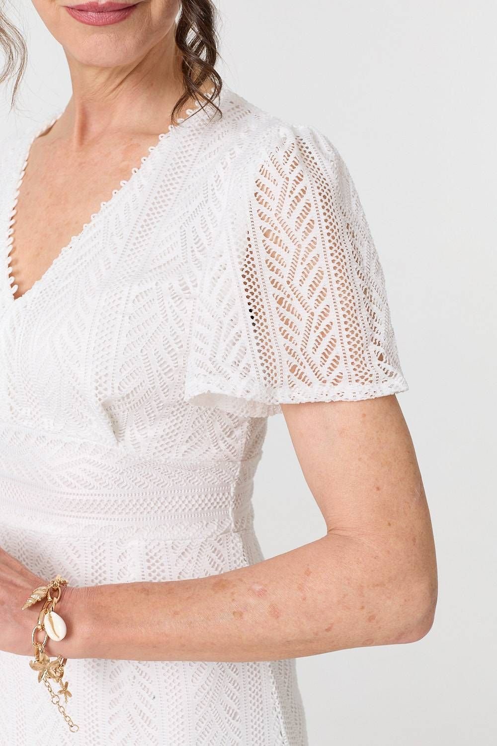 Izabel London Izabel London Women's Lace Layered Short Sleeve Midi Dress in White - 2