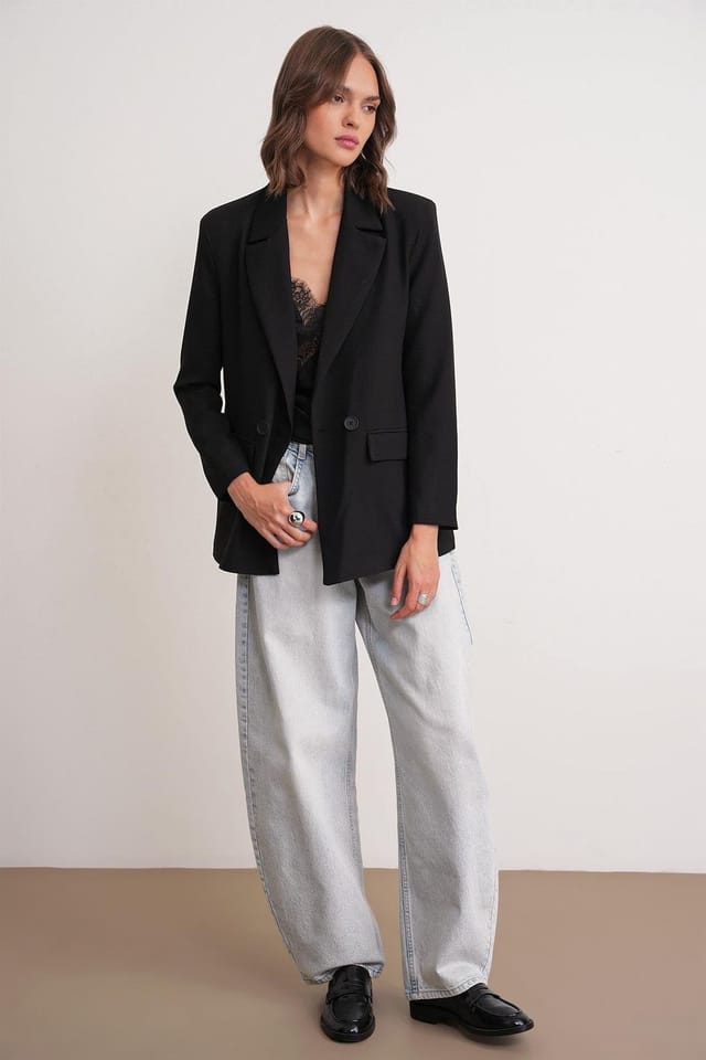 MixRay MixRay Women's Long Sleeve Buttoned Blazer in Black - 2