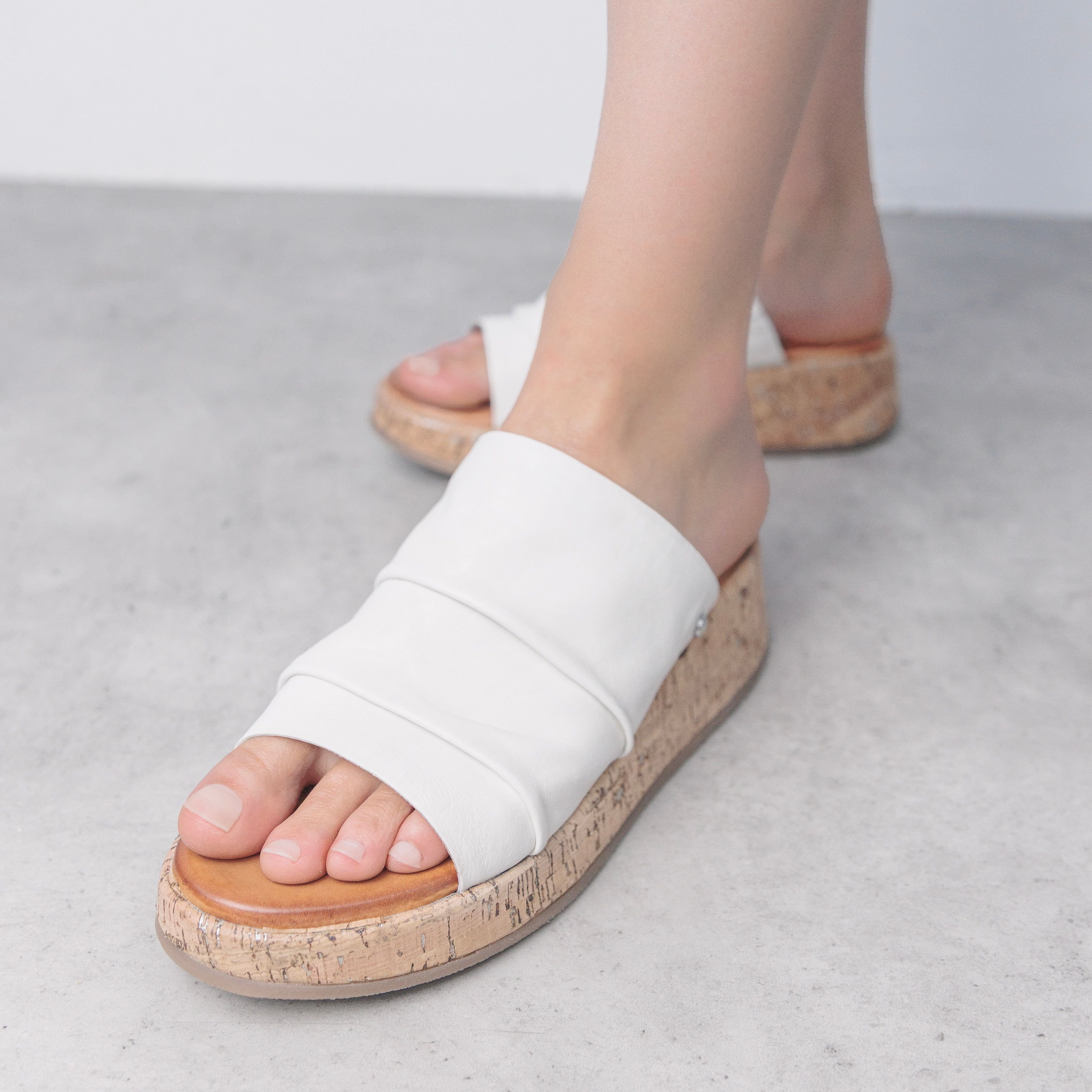 Moda In Pelle Moda In Pelle Women's 'Kalimeres' Leather Wedges in White - 2