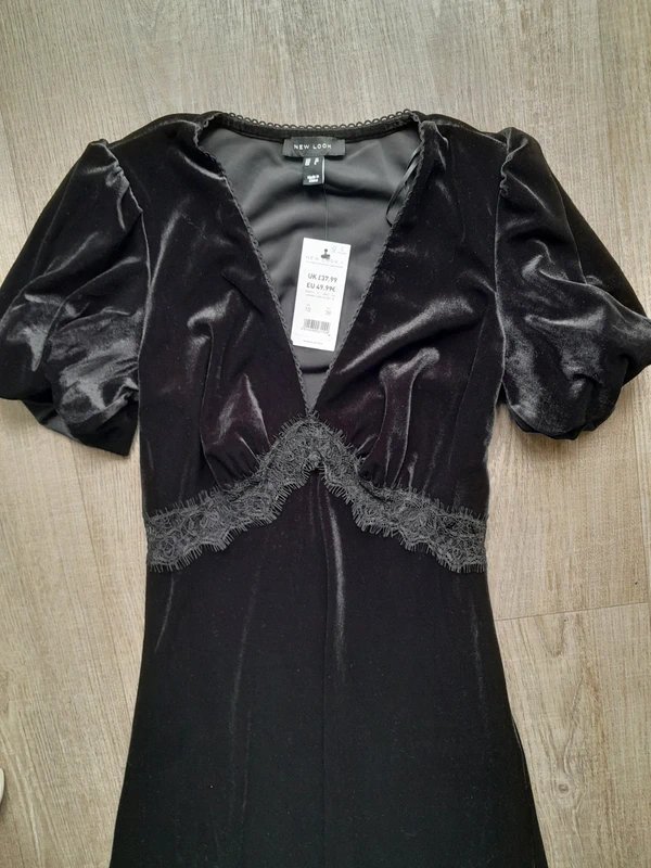 New Look New look ,nwt, size 10 black v neck Leanne lace velvet dress - 1