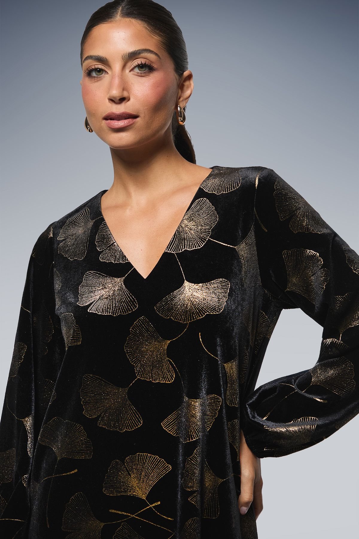 Wallis Wallis Women's Metallic Velvet V Neck Shift Dress in Black - 4