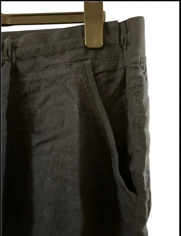 IEG Woman's linen blend ribbed back 3/4 trousers. Size 26