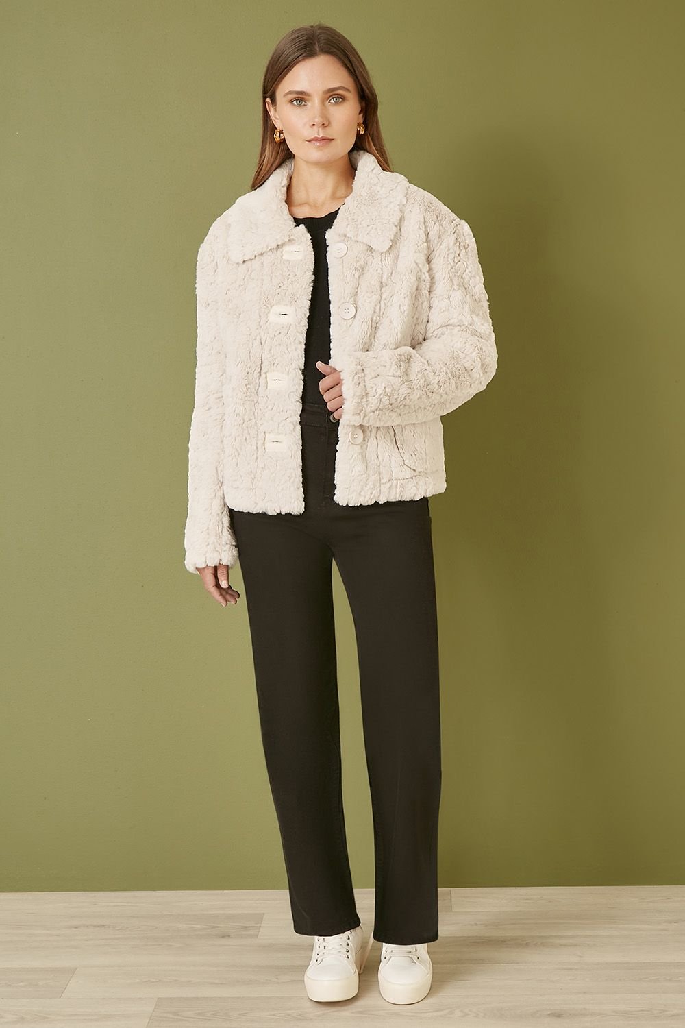Yumi Yumi Women's Cream Luxe Textured Faux Fur Jacket With Pockets - 2