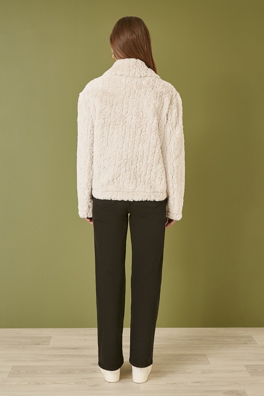 Yumi Yumi Women's Cream Luxe Textured Faux Fur Jacket With Pockets - 3