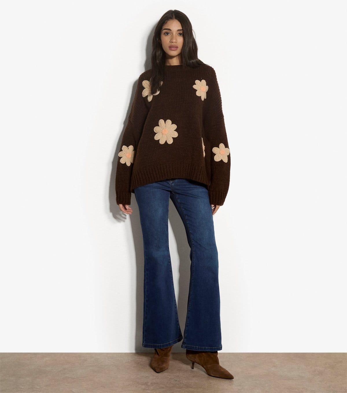 Apricot Women's Brown Embroidered Daisies Jumper Apricot New Look - 4